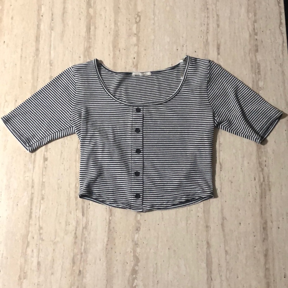 Tres Bien | Size Medium | Women’s | Crop Top